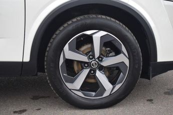 NISSAN QASHQAI 1.3 DIG-T MHEV Premiere Edition SUV 5dr Petrol Hybrid XTRON Euro