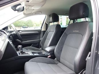 VOLKSWAGEN PASSAT 2.0 TDI BlueMotion Tech Alltrack Estate 5dr Diesel DSG 4Motion E