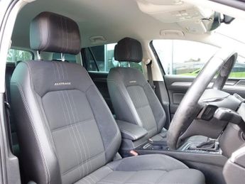 VOLKSWAGEN PASSAT 2.0 TDI BlueMotion Tech Alltrack Estate 5dr Diesel DSG 4Motion E
