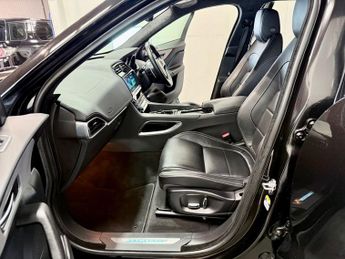 JAGUAR F-PACE 2.0 P250i R-Sport SUV 5dr Petrol Auto AWD Euro 6 (s/s) (250 ps)