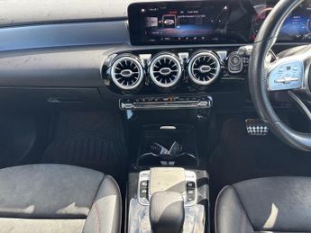 MERCEDES-BENZ A-CLASS 2.0 A200d AMG Line (Premium 2) Hatchback 5dr Diesel 8G-DCT Euro