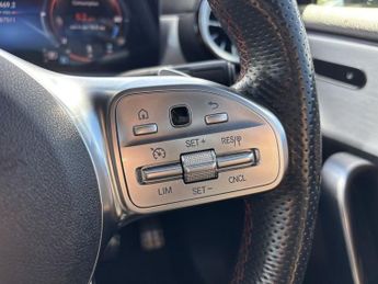 MERCEDES-BENZ A-CLASS 2.0 A200d AMG Line (Premium 2) Hatchback 5dr Diesel 8G-DCT Euro