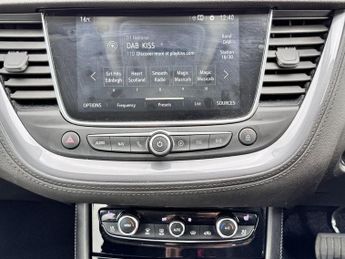 VAUXHALL GRANDLAND X 1.6 13.2kWh Business Edition Nav Premium SUV 5dr Petrol Plug-in 