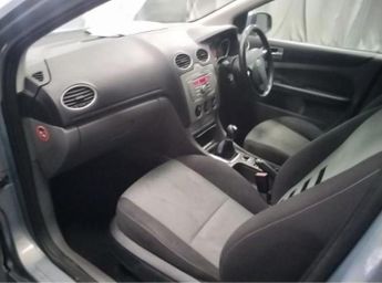 FORD FOCUS 1.6 Zetec Hatchback 5dr Petrol Manual (161 g/km, 99 bhp)