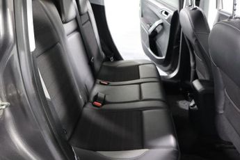 PEUGEOT 2008 1.6 e-HDi Allure SUV 5dr Diesel EGC Euro 5 (s/s) (92 ps)