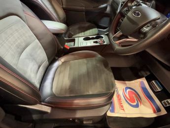 FORD KUGA 2.5h Duratec Black Package Edition SUV 5dr Petrol Hybrid CVT Eur