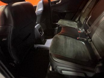 FORD KUGA 2.5h Duratec Black Package Edition SUV 5dr Petrol Hybrid CVT Eur