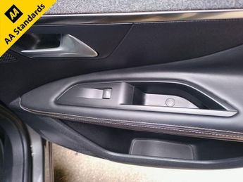 PEUGEOT 3008 1.6 BlueHDi GT Line SUV 5dr Diesel EAT Euro 6 (s/s) (120 ps)