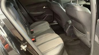 PEUGEOT E-2008 50kWh Allure Premium SUV 5dr Electric Auto (136 ps)
