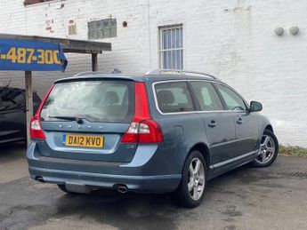 VOLVO V70 2.4 D5 SE Lux Estate 5dr Diesel Geartronic Euro 5 (215 ps)
