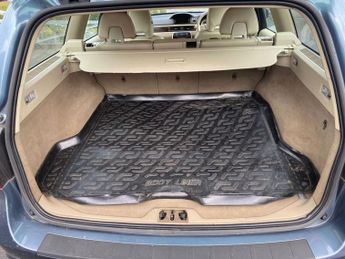 VOLVO V70 2.4 D5 SE Lux Estate 5dr Diesel Geartronic Euro 5 (215 ps)