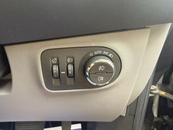 VAUXHALL CORSA 1.4i SE Hatchback 5dr Petrol Auto Euro 6 (90 ps)