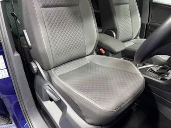 VOLKSWAGEN TIGUAN 2.0 TDI SE Navigation SUV 5dr Diesel DSG Euro 6 (s/s) (150 ps)