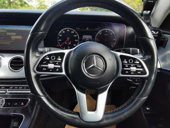 MERCEDES-BENZ E-CLASS 2.0 E220d SE Saloon 4dr Diesel G-Tronic+ Euro 6 (s/s) (194 ps)