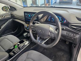 HYUNDAI IONIQ 38.3kWh Premium Hatchback 5dr Electric Auto (136 ps)