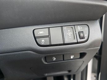 HYUNDAI IONIQ 38.3kWh Premium Hatchback 5dr Electric Auto (136 ps)
