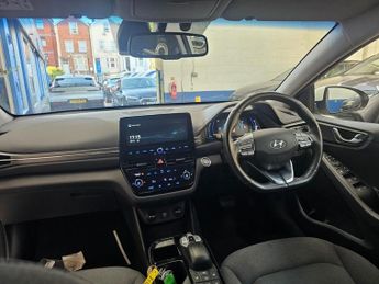 HYUNDAI IONIQ 38.3kWh Premium Hatchback 5dr Electric Auto (136 ps)
