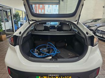 HYUNDAI IONIQ 38.3kWh Premium Hatchback 5dr Electric Auto (136 ps)