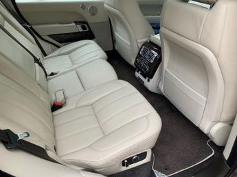 LAND ROVER RANGE ROVER 4.4 SDV8 AUTOBIOGRAPHY 5d 339 BHP