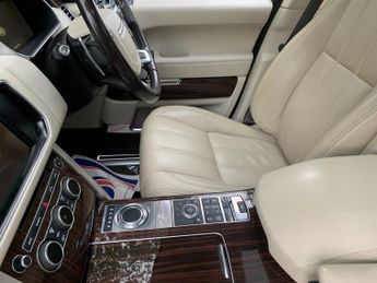 LAND ROVER RANGE ROVER 4.4 SDV8 AUTOBIOGRAPHY 5d 339 BHP