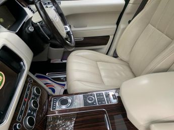 LAND ROVER RANGE ROVER 4.4 SDV8 AUTOBIOGRAPHY 5d 339 BHP