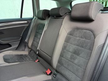 VOLKSWAGEN GOLF 2.0 TDI BlueMotion Tech GT Estate 5dr Diesel DSG Euro 5 (s/s) (1