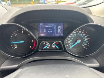FORD KUGA 2.0 TDCi Titanium SUV 5dr Diesel Powershift AWD Euro 5 (163 ps)