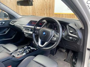 BMW 1 SERIES 2.0 120d Sport Hatchback 5dr Diesel Auto xDrive Euro 6 (s/s) (19