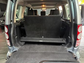 LAND ROVER DISCOVERY 4 3.0 SD V6 GS SUV 5dr Diesel Auto 4WD Euro 5 (255 bhp)