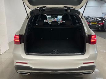 MERCEDES-BENZ GLC 2.1 GLC250d AMG Line (Premium) SUV 5dr Diesel G-Tronic 4MATIC Eu