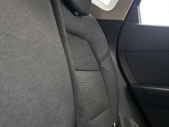 RENAULT CAPTUR 1.3 TCe Iconic SUV 5dr Petrol EDC Euro 6 (s/s) (140 ps)