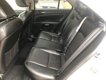 SUZUKI KIZASHI 2.4 16V Sport Saloon 4dr Petrol CVT 4WD Euro 5 (178 ps)