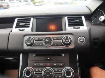 LAND ROVER RANGE ROVER SPORT 3.0 SD V6 HSE SUV 5dr Diesel Auto 4WD Euro 5 (255 bhp)