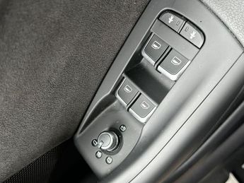 AUDI Q3 2.0 TDI S line Plus SUV 5dr Diesel S Tronic quattro Euro 6 (s/s)