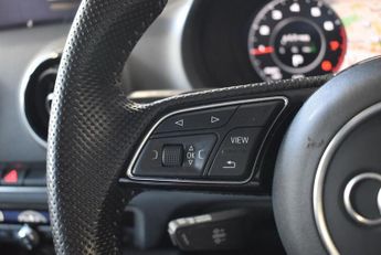 AUDI A3 1.5 TFSI CoD 35 Black Edition Sportback 5dr Petrol S Tronic Euro