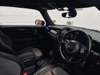 MINI Electric Hatch Cooper SE 32.6kWh Level 2 Hatchback 3dr Electric Auto (184 ps)
