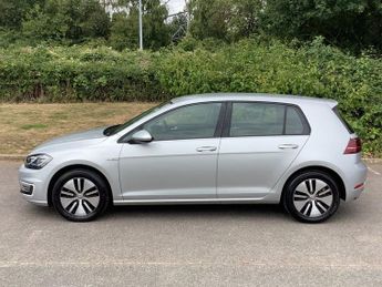 VOLKSWAGEN E-GOLF 35.8kWh e-Golf Hatchback 5dr Electric Auto (136 ps)