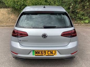 VOLKSWAGEN E-GOLF 35.8kWh e-Golf Hatchback 5dr Electric Auto (136 ps)