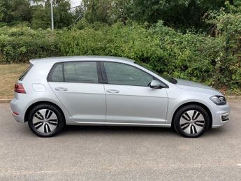 VOLKSWAGEN E-GOLF 35.8kWh e-Golf Hatchback 5dr Electric Auto (136 ps)