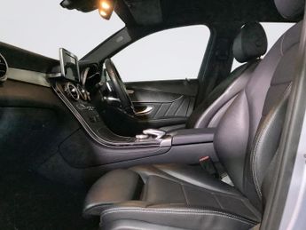 MERCEDES-BENZ GLC 2.1 GLC250d AMG Line SUV 5dr Diesel G-Tronic 4MATIC Euro 6 (s/s)