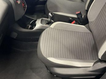 TOYOTA AYGO 1.0 VVT-i x-trend Hatchback 5dr Petrol x-shift Euro 6 (Safety Se