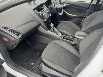 FORD FOCUS 1.6 Zetec Hatchback 5dr Petrol Powershift Euro 6 (125 ps)