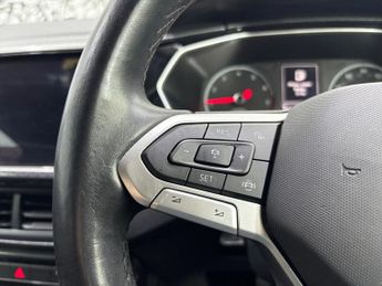 VOLKSWAGEN T-CROSS 1.0 TSI SEL SUV 5dr Petrol DSG Euro 6 (s/s) (110 ps)