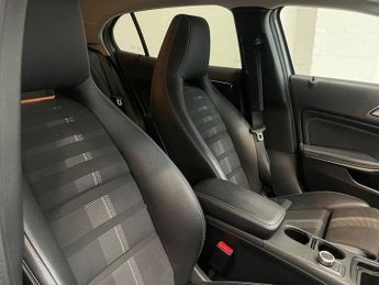 MERCEDES-BENZ GLA 1.6 GLA180 Urban Edition SUV 5dr Petrol 7G-DCT Euro 6 (s/s) (122