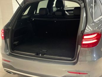 MERCEDES-BENZ GLC 2.1 GLC250d AMG Line (Premium Plus) SUV 5dr Diesel G-Tronic 4MAT