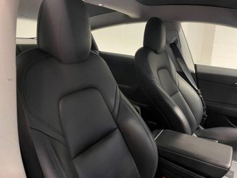 TESLA Model 3 (Dual Motor) Long Range Saloon 4dr Electric Auto 4WDE (346 ps)