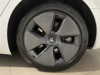 TESLA Model 3 (Dual Motor) Long Range Saloon 4dr Electric Auto 4WDE (346 ps)