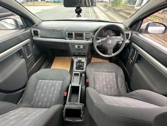 VAUXHALL VECTRA 1.8 VVT Life Hatchback 5dr Petrol Manual (173 g/km, 138 bhp)