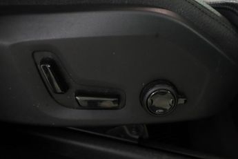 VOLVO XC90 2.0 B5 MHEV Plus Auto 4WD Euro 6 (s/s) 5dr