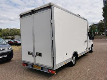 PEUGEOT BOXER 2.0 BlueHDi 335 Built for Business Luton 3dr Diesel Manual L4 Eu
